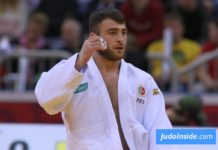 Portugalský judista Anri Egutidze se postaral o rozruch. Vypadl mu při zápolení na tatami mobil